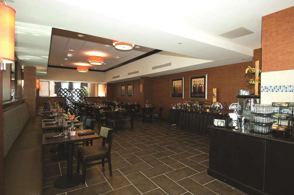 Doubletree Suites By Hilton Бентонвіль Ресторан фото